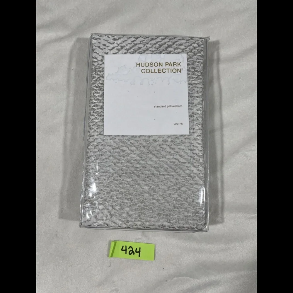 NEW Hudson Park Lustre 1‎ Standard Sham